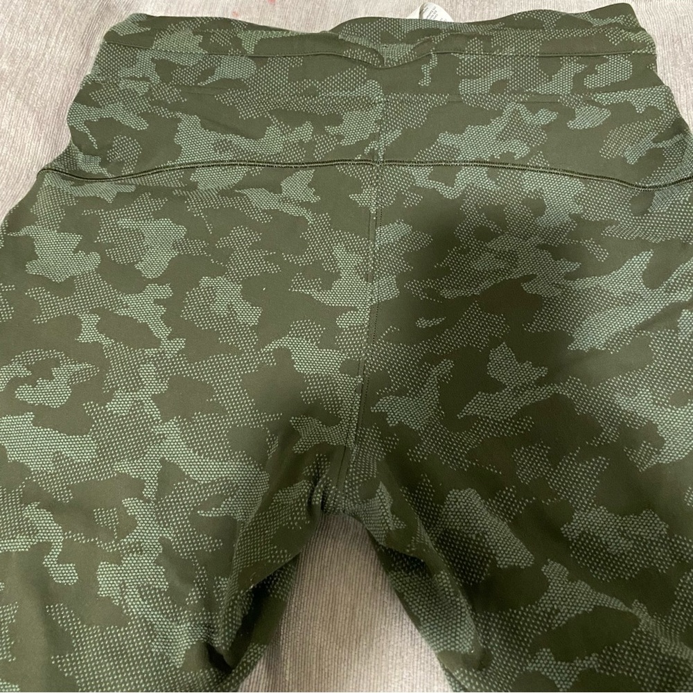 Lululemon Ready to Rulu Jogger 29"
Heritage Camo Dark Olive Green Twill - Picture 4 of 11